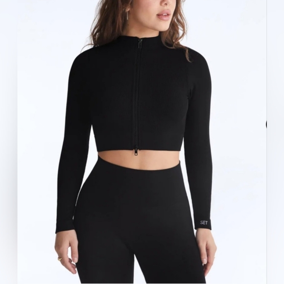 SET Active Tops - SET Active Women's Sculptflex Cropped Zip Up Jacket - Size Medium